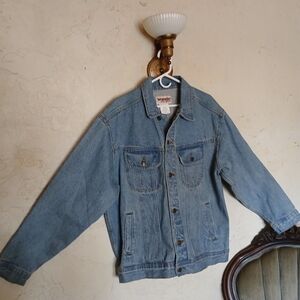 Wrangler rugged wear Jean jacket denim men's light blue